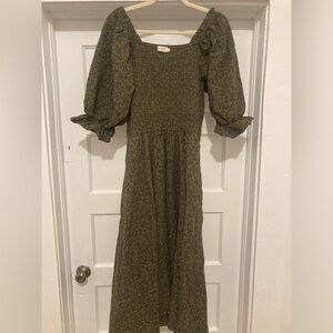 Ivy City Co Green Floral Dress